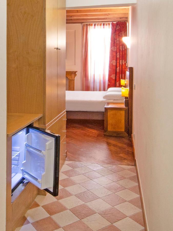 City Centre Rooms And Apartments Verona Bagian luar foto