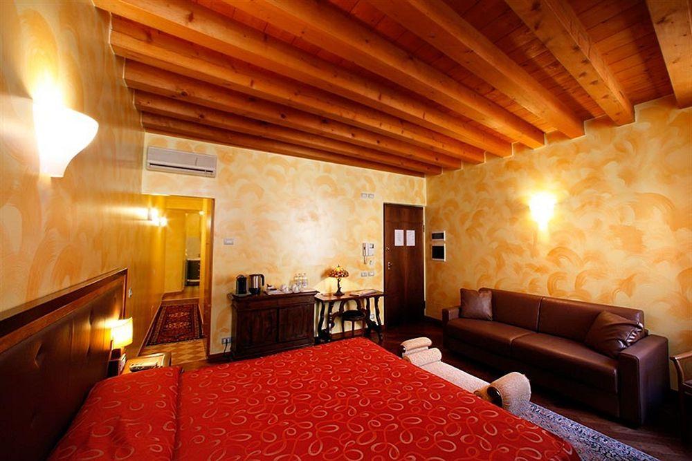 City Centre Rooms And Apartments Verona Bagian luar foto